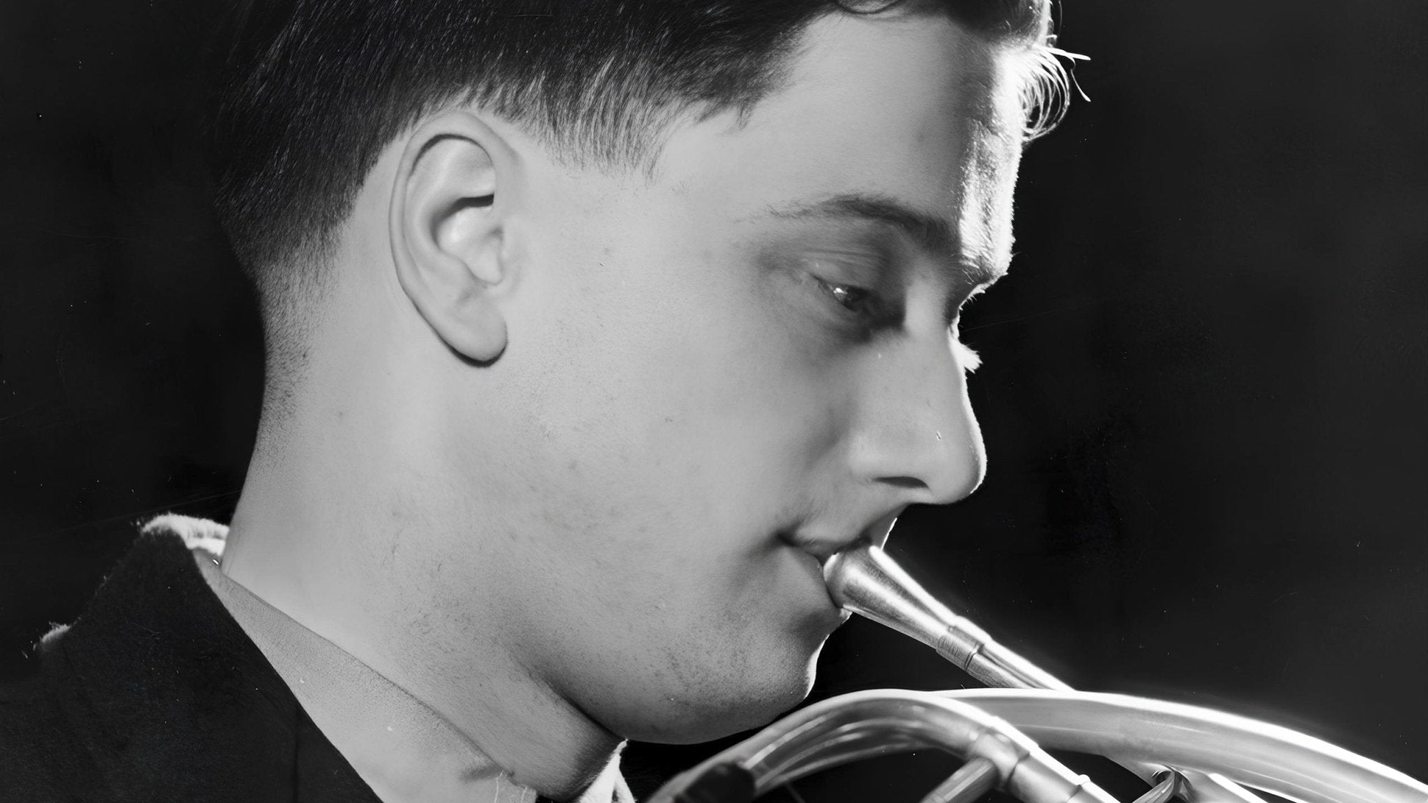 Horn Player Dennis Brain: Brief Biography and Career Insights - MGLeatherWork