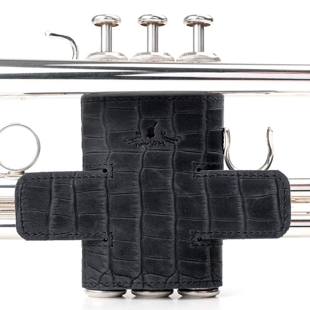 Trumpet Valve Guard L Reptile Leather Dark Blue — front view on trumpet
