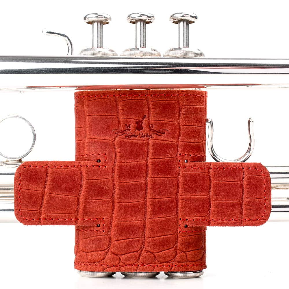 Trumpet Valve Guard L Reptilia Leather Red — front view on trumpet