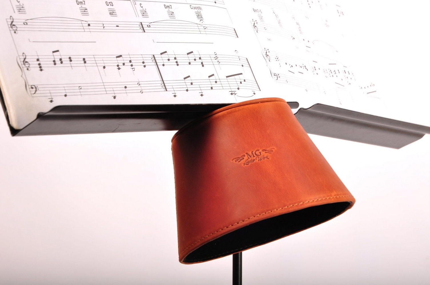 Set 2 in 1 Magnetic Leather Mutes